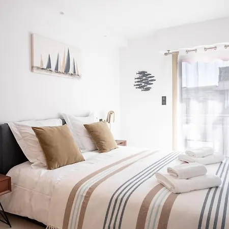 Apartment Amazing Apartment: Beachside Retreat With Terrace *