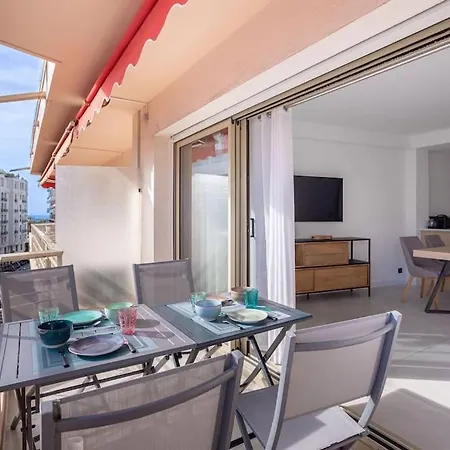 Amazing Apartment: Beachside Retreat With Terrace * Cannes
